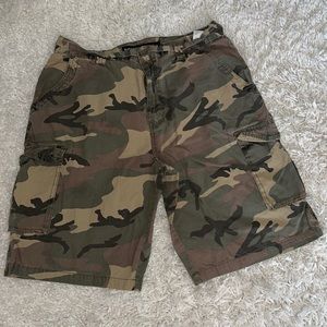 Men’s camo cargo shorts size:34